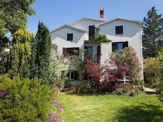 Spacious Apartment With Terrace, Near the Beach