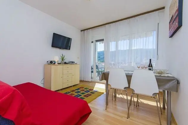 Spacious Apartment With Three Double Bedrooms