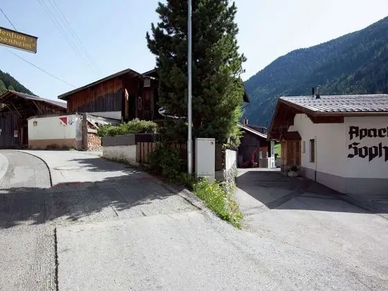 Spacious Apartment in Tyrol With Mountain View - Dış Mekan