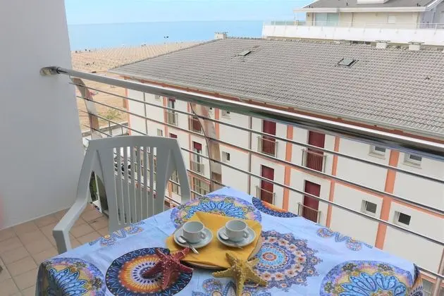Spacious Beach Front Apartment - Private Beach Place Included