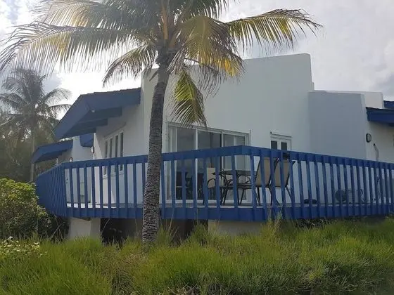 Spacious Villa On The Beach