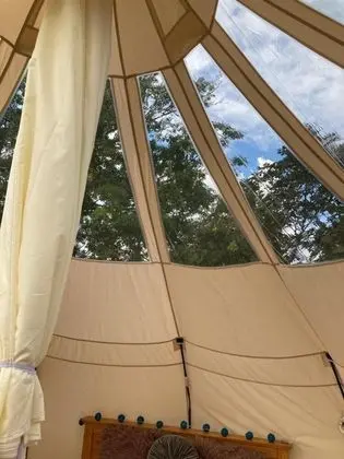 Spacious Bell Tent at Herigerbi Park, Lincolnshire - İç Mekan
