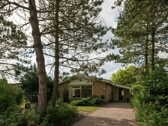 Spacious Bungalow in Julianadorp aan Zee near Bulb Fields