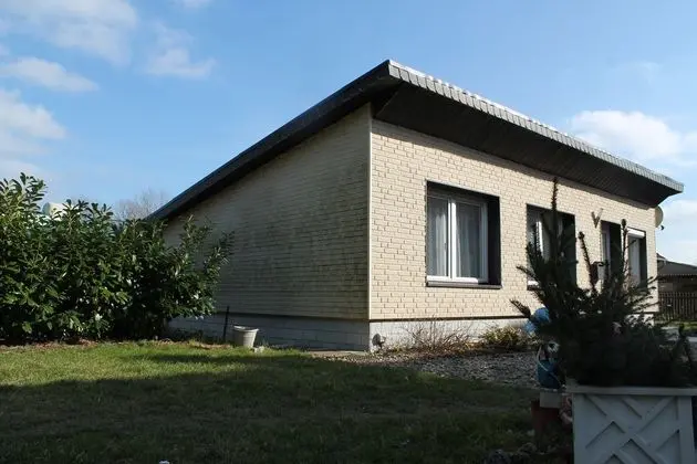 Spacious Bungalow near Sea in Grundshagen - Dış Mekan