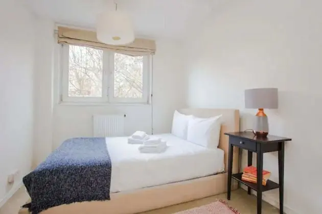 Spacious Central 3 Bedroom Apartment in Old Street