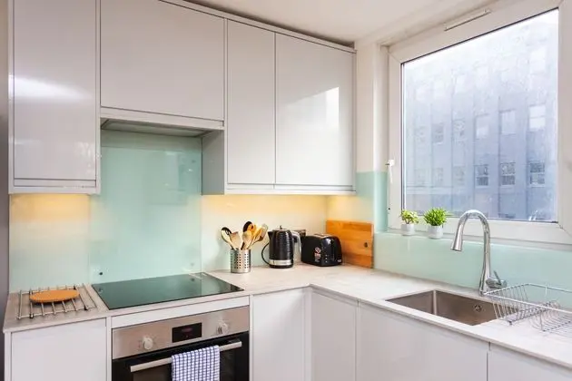 Spacious Central 3 Bedroom Apartment in Old Street - Mutfak
