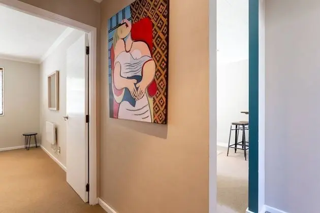 Spacious Central City Apartment with Parking - Oda