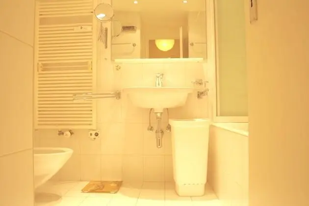 Spacious & Central - Rainbow B - Öne Çıkan Resim