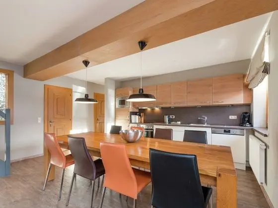 Spacious Chalet in Dienten am Hochkonig on Ski Slopes - Yerinde Yemek