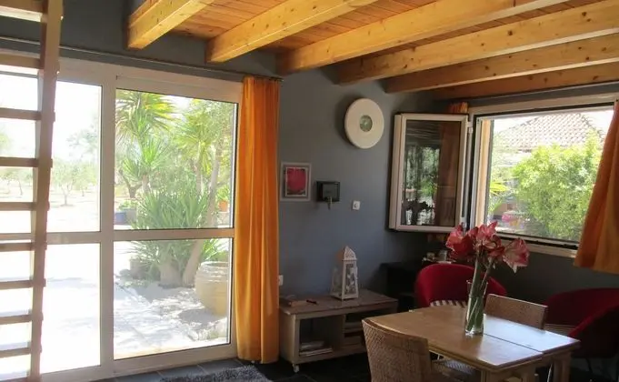 Spacious Chalet with Fruit Trees near Beach in Messinia - Oda Düzeni