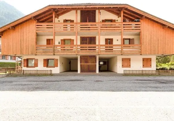 Spacious Chalet with Garden near Ski Area in Tyrol