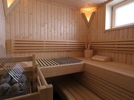 Spacious Chalet in Kaprun with Hot Tub - Havuz