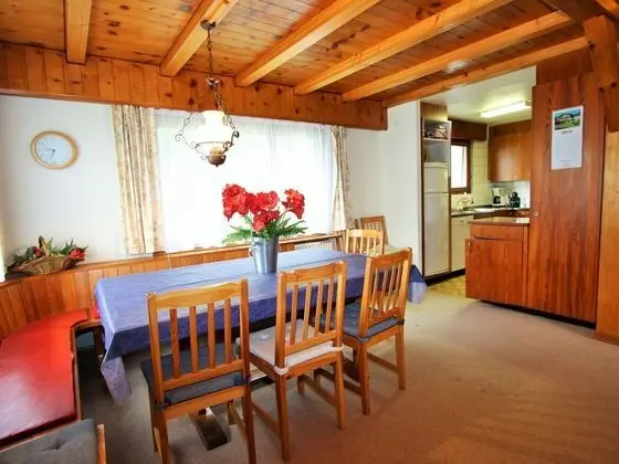 Spacious Chalet near Forest - Yerinde Yemek
