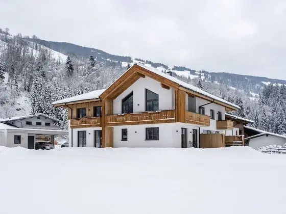 Spacious Chalet in Saalbach-hinterglemm With Sauna
