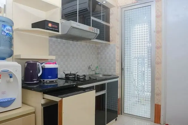Spacious and Comfort 2BR Bassura City Apartment near Mall - Mutfak