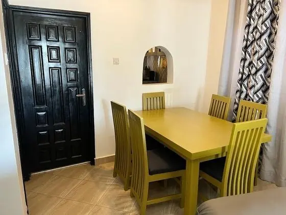 Spacious and Comfortable House in Kampala, Uganda - Mutfak