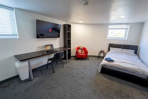 Spacious Comfortable Studio Near UOB