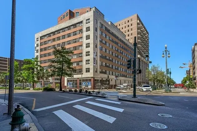 Spacious Condo near Local Favorite Spots