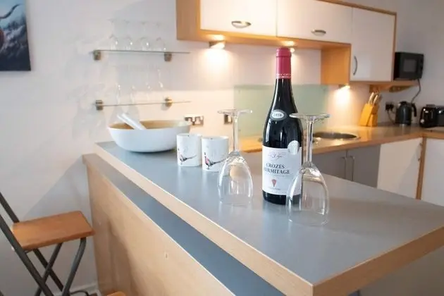 Spacious and Contemporary Flat With Secure Parking - Mutfak
