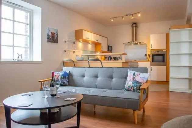 Spacious and Contemporary Flat With Secure Parking - Oda Düzeni
