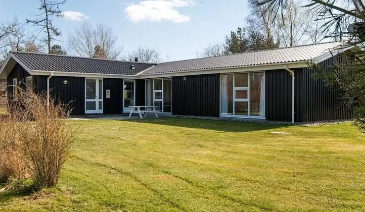 Spacious Cottage in Ebeltoft With Private Pool