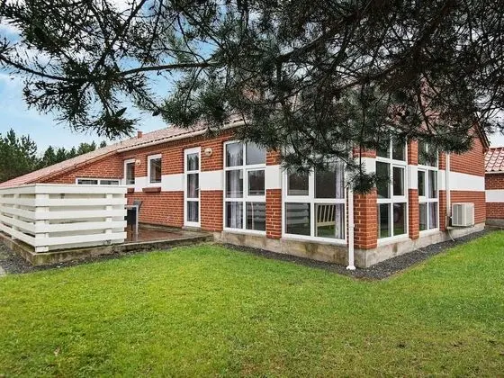 Spacious Cottage in Glesborg With Swimming Pool