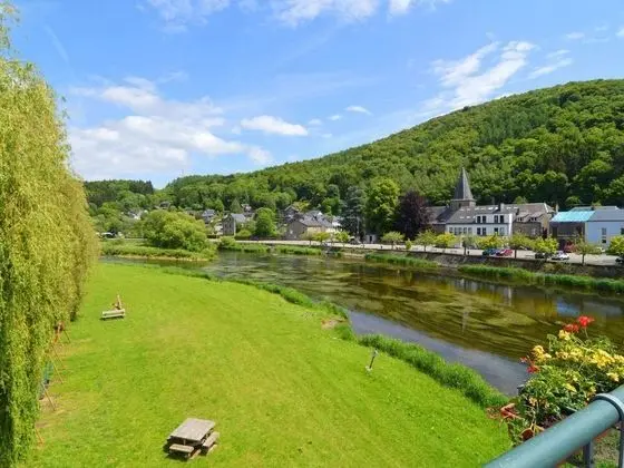 Spacious Cottage With Private Garden in Ardennes - Dış Mekan