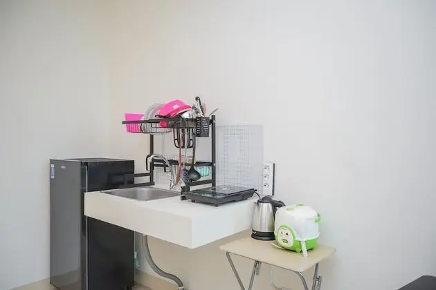 Spacious and Cozy 1BR at Tree Park Apartment - Mutfak
