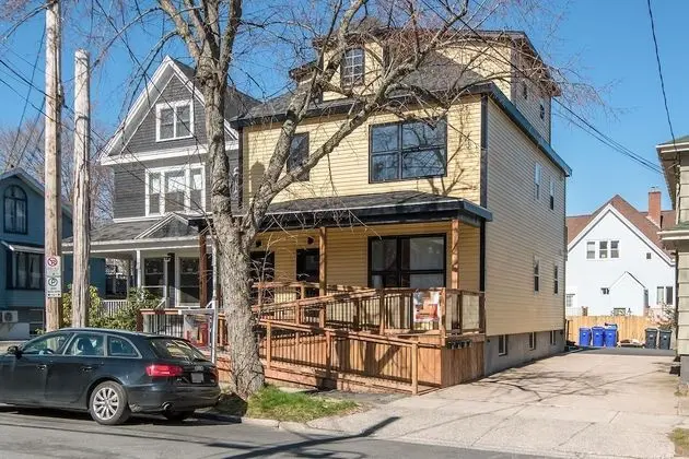Spacious DAL & Downtown Apartments