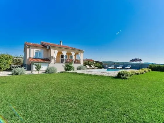 Spacious Villa in Debeljak With Private Swimming Pool