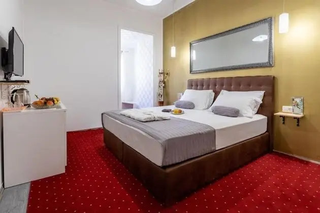 Spacious Deluxe Room - Hotel Rose - Öne Çıkan Resim