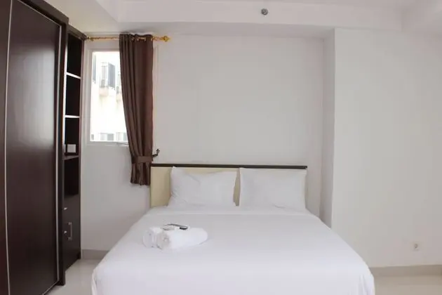 Spacious And Elegant Studio Azalea Suites Apartment