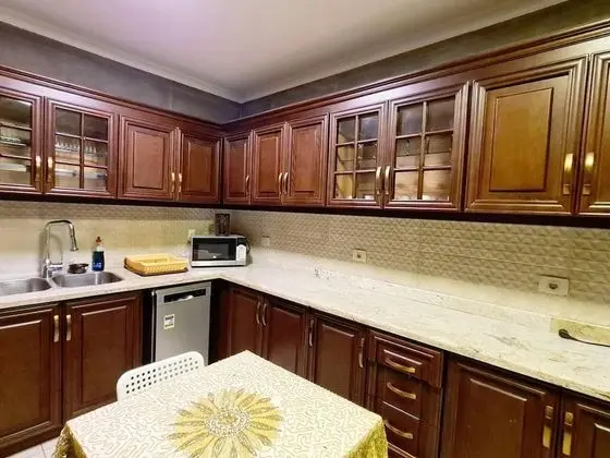 Spacious Executive Luxury Apartment With Balcony - Mutfak