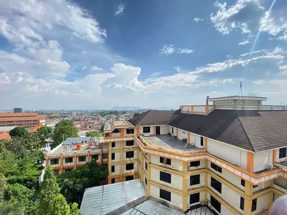 Spacious Executive Studio Room At Majesty Bandung Apartment