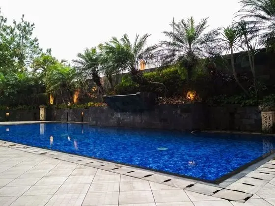 Spacious Executive Studio Room At Majesty Bandung Apartment - Havuz