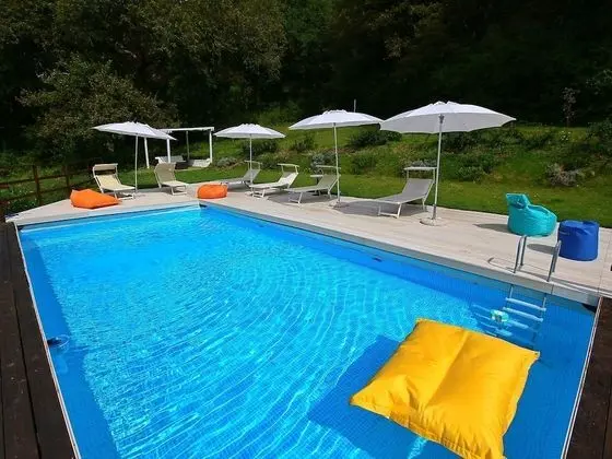 Spacious Villa in Fabriano With Swimming Pool