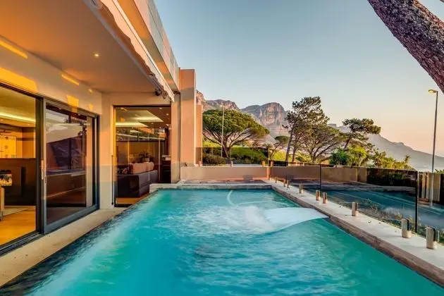 Spacious Family Villa in Camps Bay With Breathtaking Views Ocean Pearl
