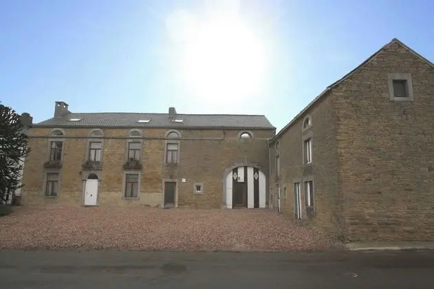 Spacious Farmhouse in Anthisnes With Sauna