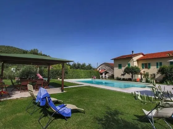 Spacious Farmhouse in Castiglion Fiorentino With Pool
