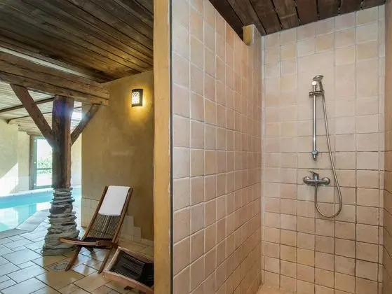 Spacious Farmhouse in Gouvy With Indoor Pool - Havuz