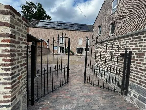 Spacious Farmhouse in Houyet with Hot Tub