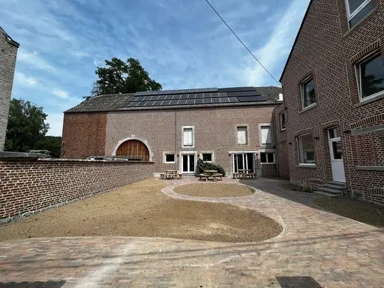 Spacious Farmhouse in Houyet with Hot Tub - Dış Mekan
