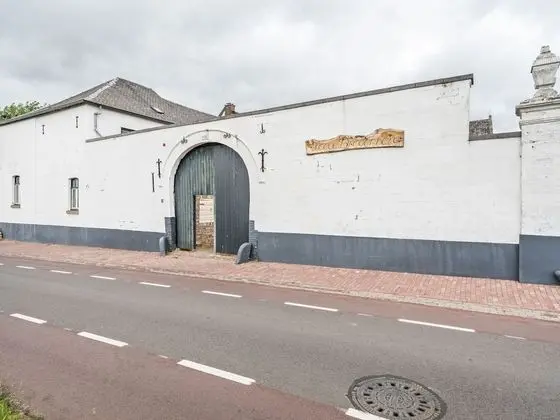 Spacious Farmhouse in Limburg near Forest