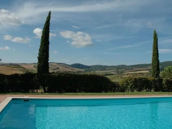 Spacious Farmhouse in Pienza With Swimming Pool