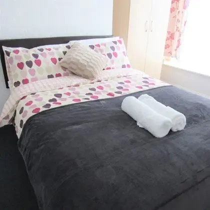 Spacious Flat Fenham