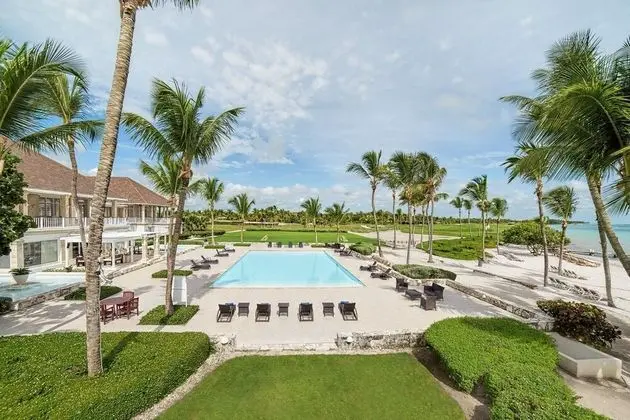 Spacious and Fully-equiped Apartment With Golf Course View in Exclusive Beach Resort