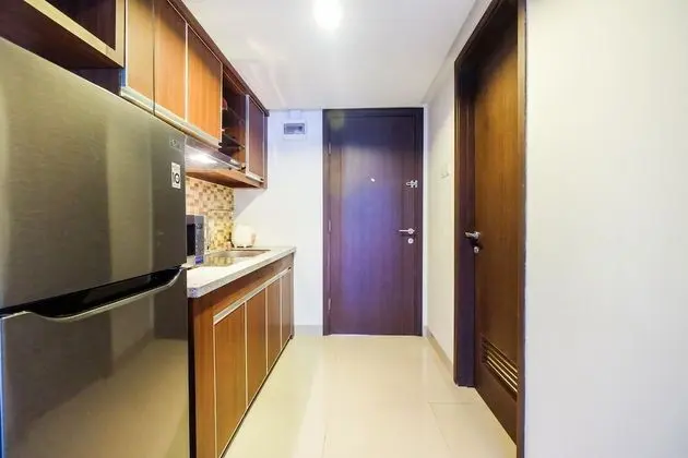Spacious Fully Furnished Studio Apartment H Residence near MT Haryono - Mutfak