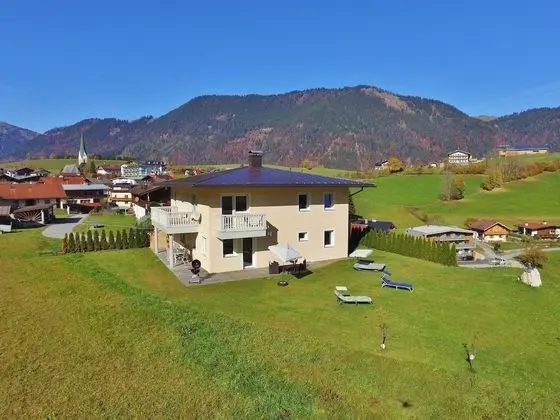 Spacious Villa With Garden in Hinterthiersee - Dış Mekan