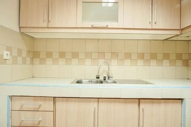 Spacious and Good 3BR Pangeran Jayakarta Apartment - Mutfak