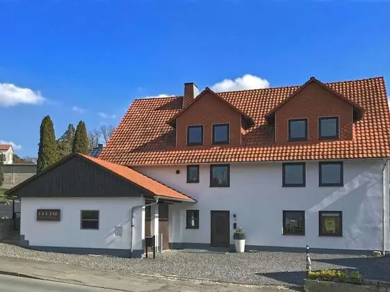 Spacious Group Home with Garden near Edersee & Kellerwald National Park - 1